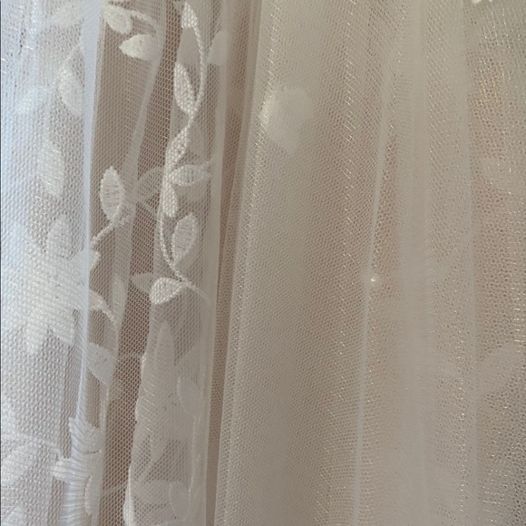 2 beautiful flower girls dresses size 10 and 8 , used once - Picture 7 of 7